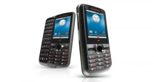 Motorola i886 – защищенный QWERTY-слайдер с поддержкой Push-to-Talk